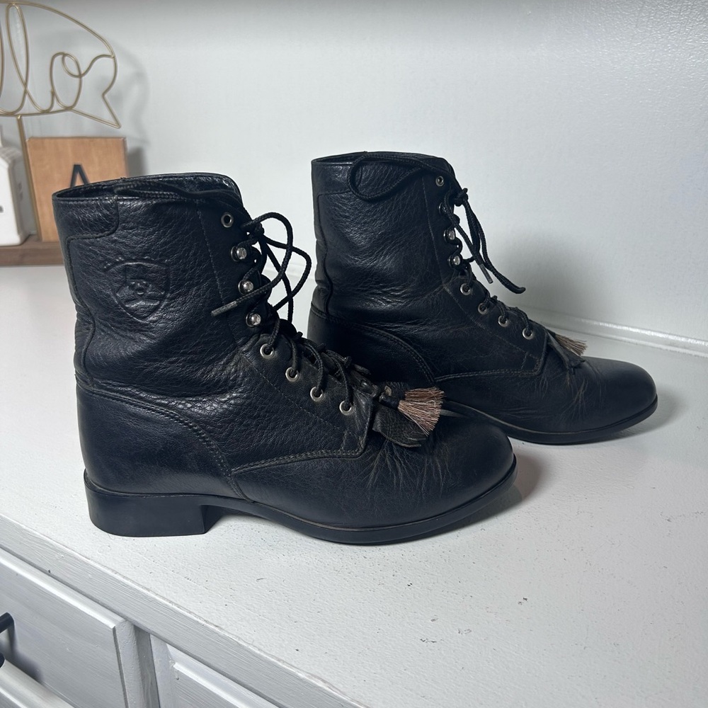 Ariat Women’s Kiltie Lace-Up Ankle Boots Black Leather Size 7.5 Western Style - Picture 2 of 8